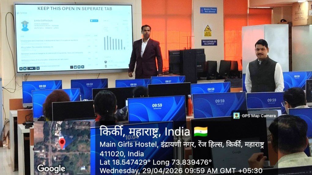 Glimpse of the interactive Behavioral Lab with Dr. Vishwajeet Gaike and Dr. Ravi during the FDP
