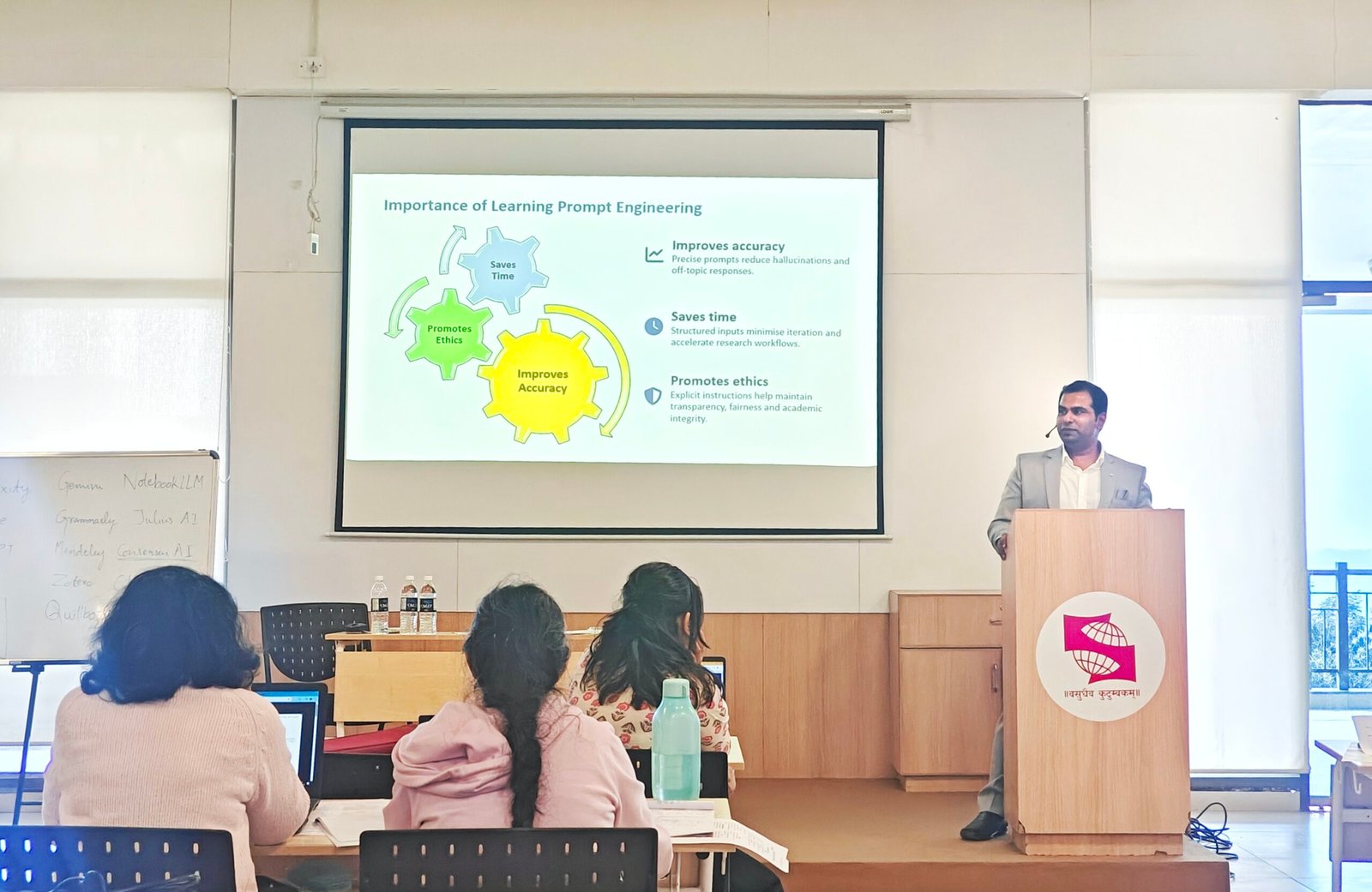 Dr. Vishwajeet Gaike presenting on the Importance of Learning Prompt Engineering